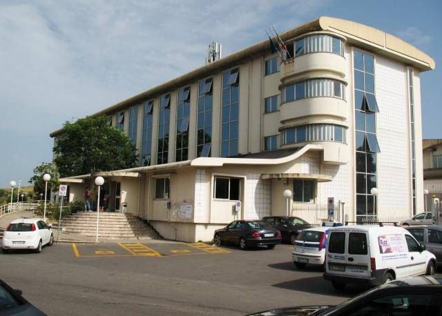 Contribuì al crac della Provincia di Vibo, ora chiede 94mila euro