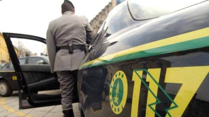 Cosenza, sequestrate 14 auto a un pregiudicato