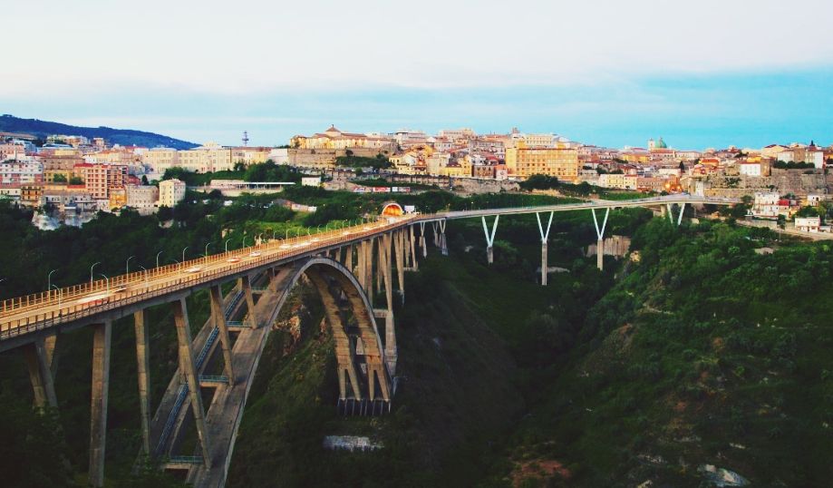 Dalla latitanza di Papaianni al debito per una partita di cocaina: i rapporti ad alta tensione tra catanzaresi e vibonesi