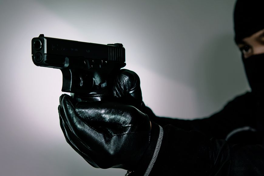 Rapina all’ufficio postale di Domanico, bottino da 30 mila euro