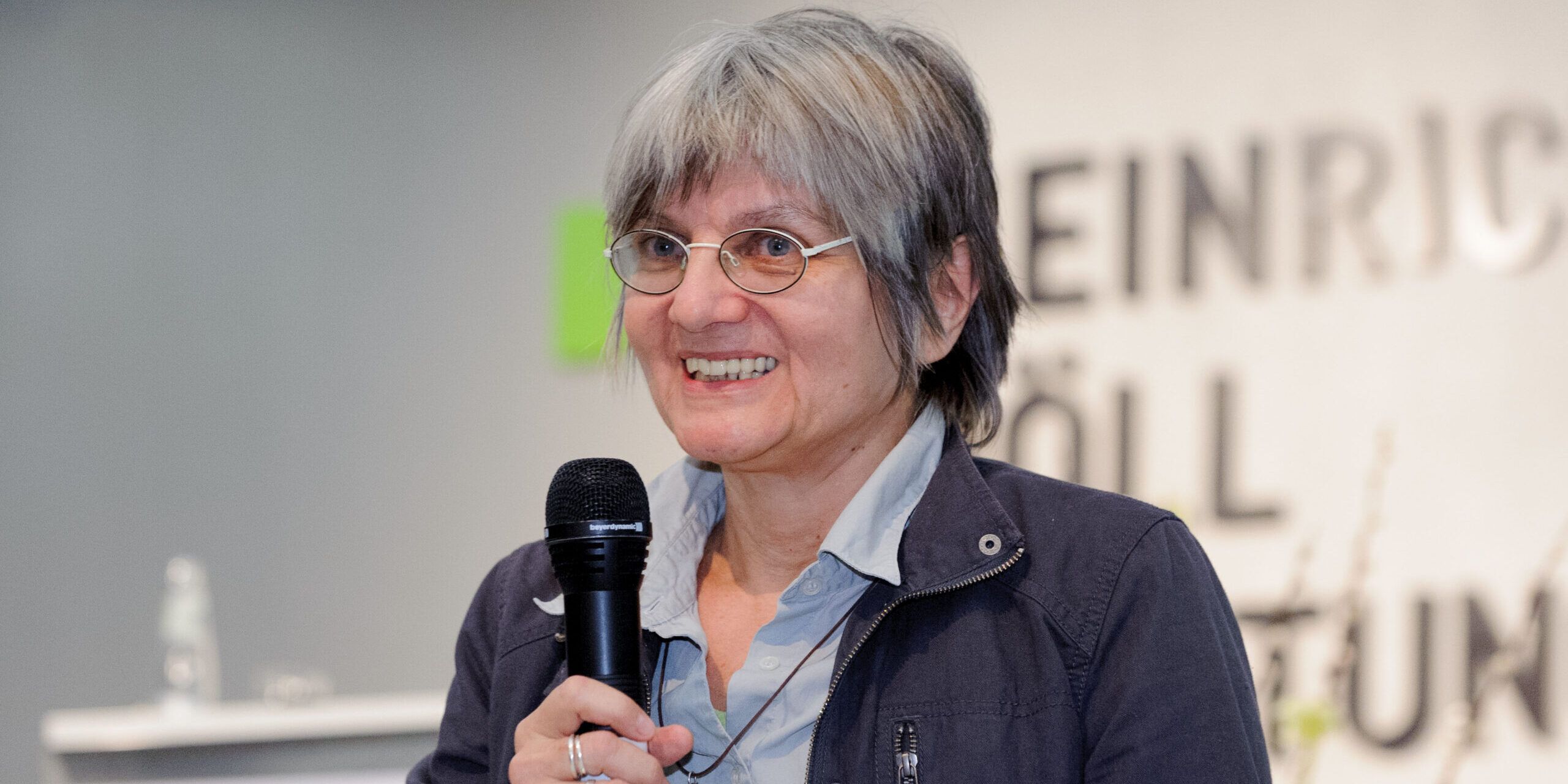 Cosenza, Centro antiviolenza a lezione con l’attivista della “sorellanza”