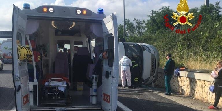 Incidente allo svincolo di Lamezia, trasportata in ospedale una donna
