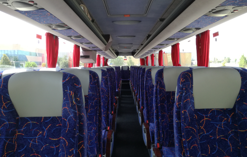 Studenti calabresi in gita, bus bloccato in A1: era senza assicurazione