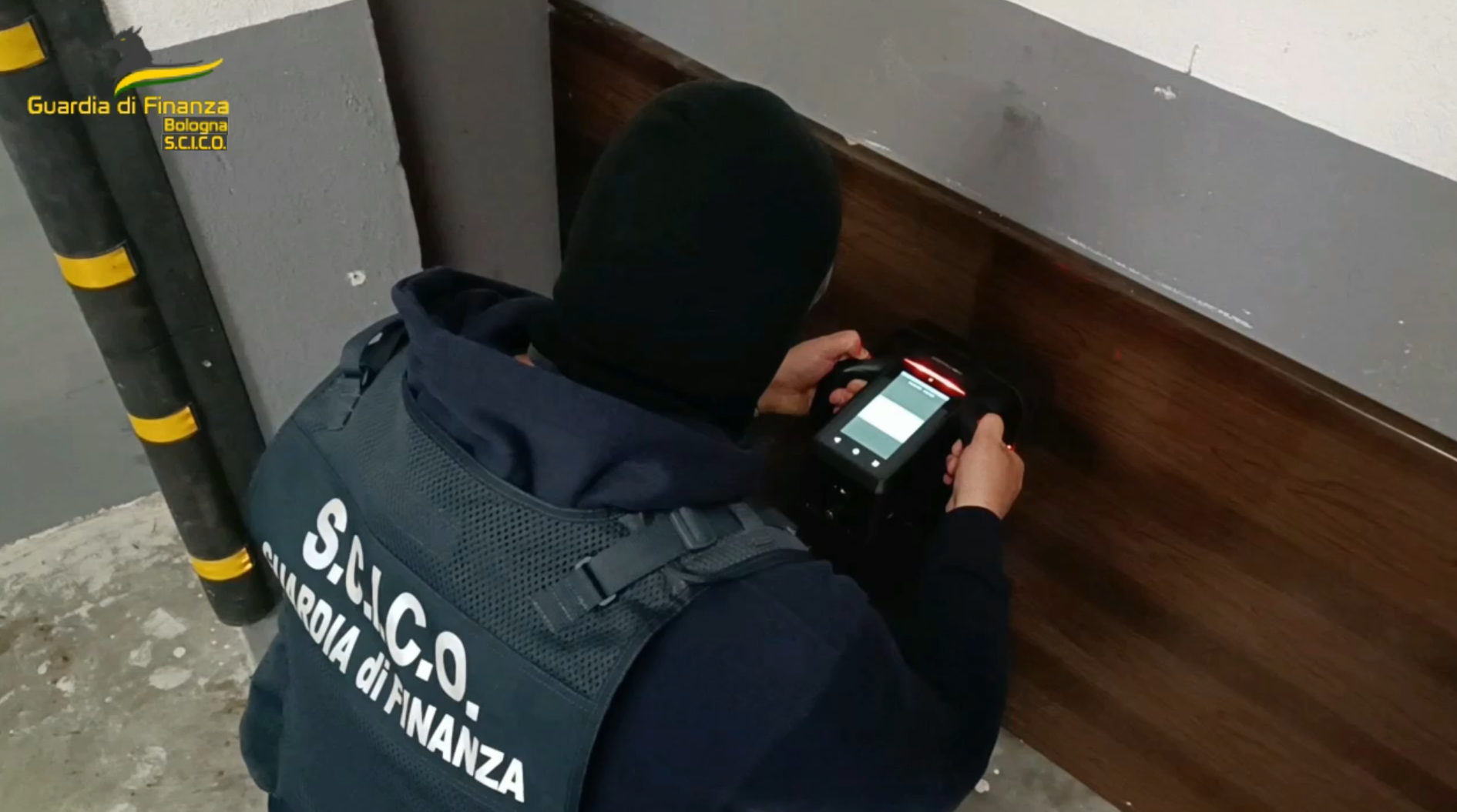 I proventi della criminalità riciclati in attività commerciali: arrestato un imprenditore calabrese – NOME E VIDEO