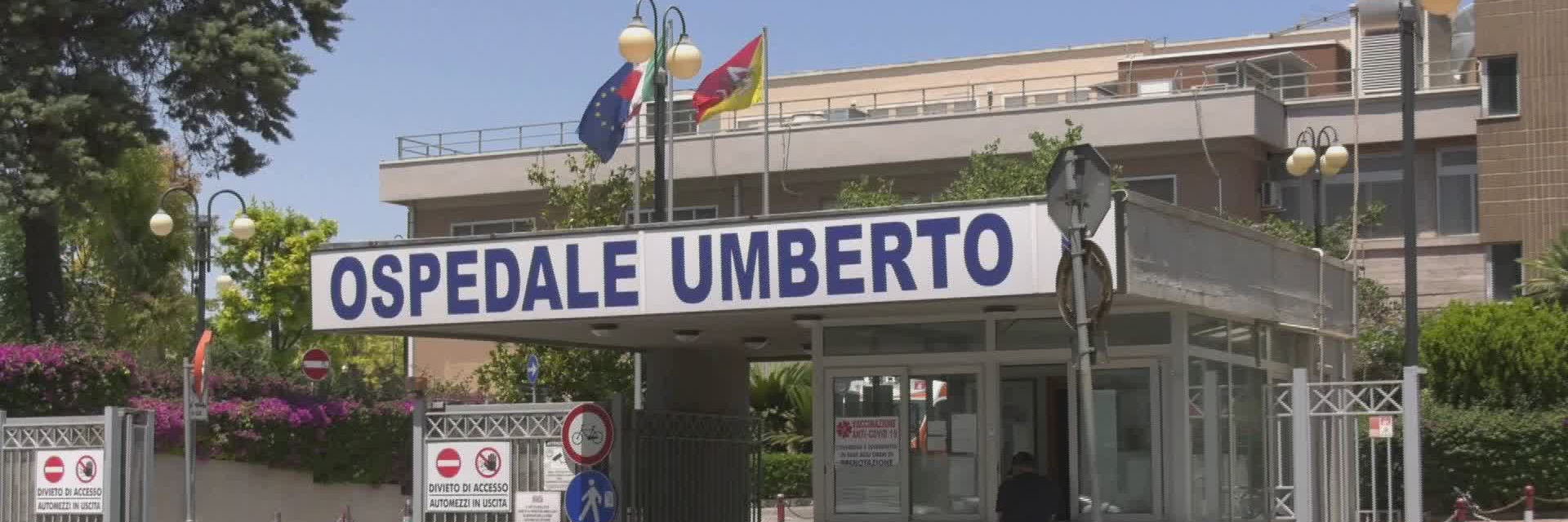 Agguato in pieno giorno: spari contro padre e figlio