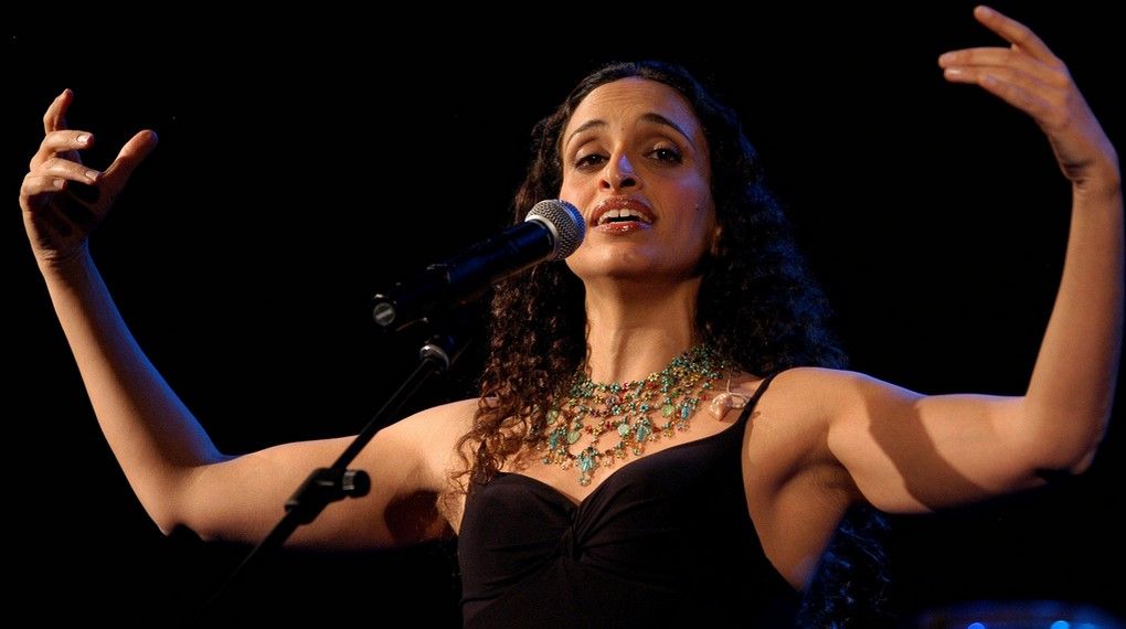 Armonie d’arte, questa sera a Serra San Bruno la voce di Noa per la pace