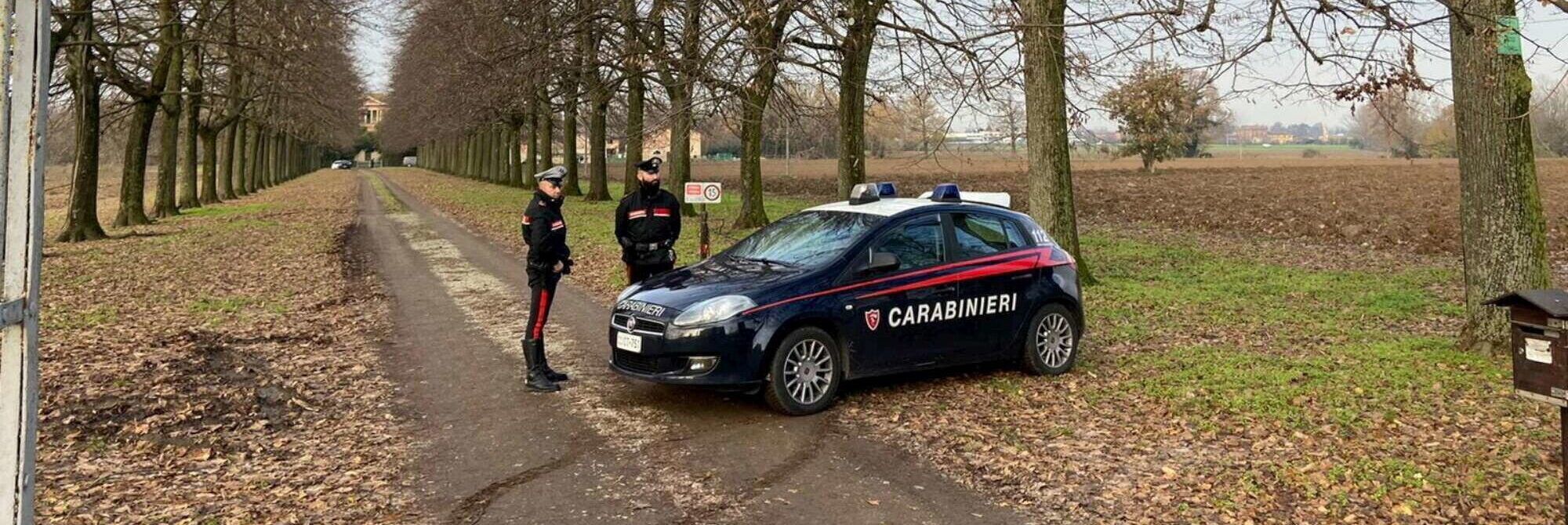 Corpo di un’anziana nel baule dell’auto nel Casertano, indagata la figlia