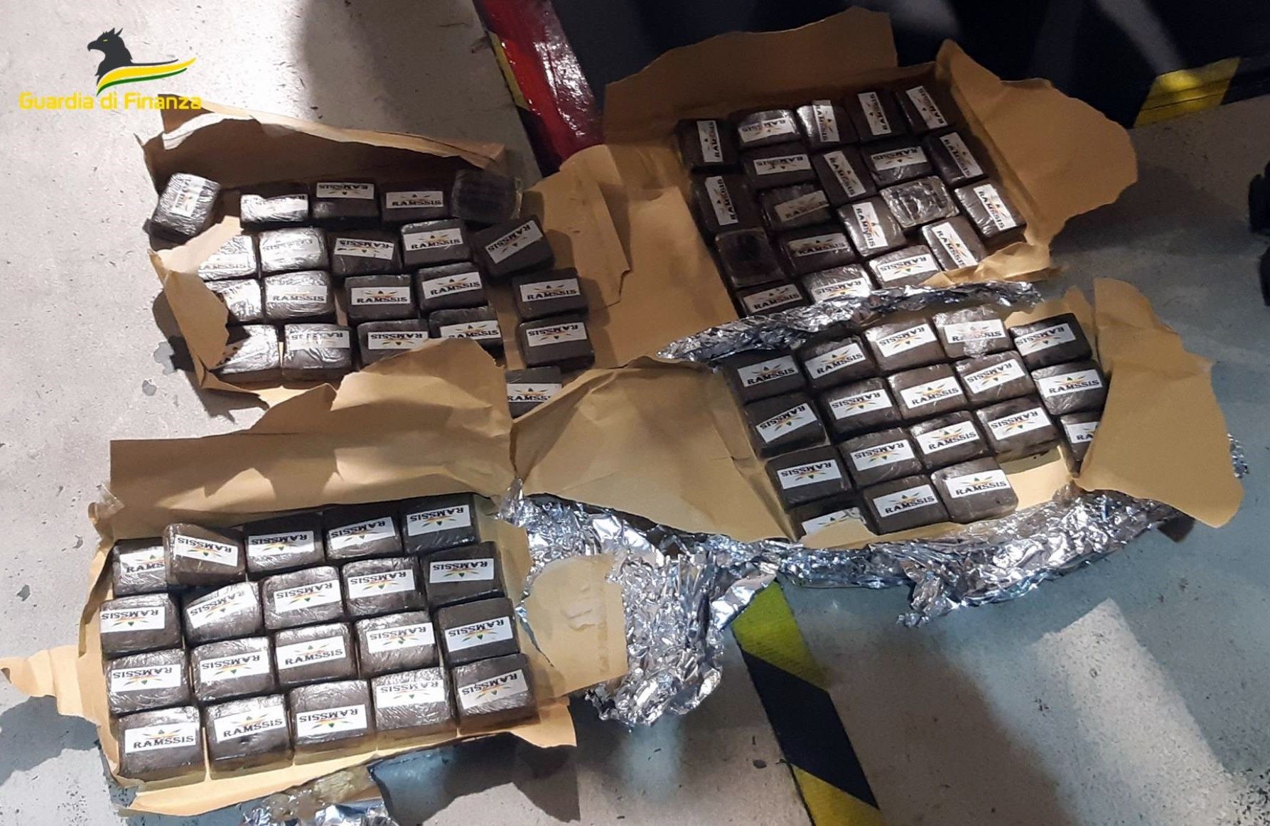 ‘Ndrangheta in Lombardia, gli affari del gruppo Flachi: la cocaina dalla Calabria, l’hashish dalla Spagna