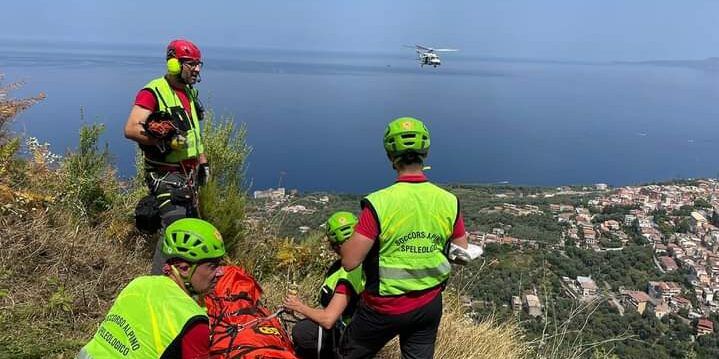 Palmi, soccorsa un’escursionista che si era infortunata sul Tracciolino