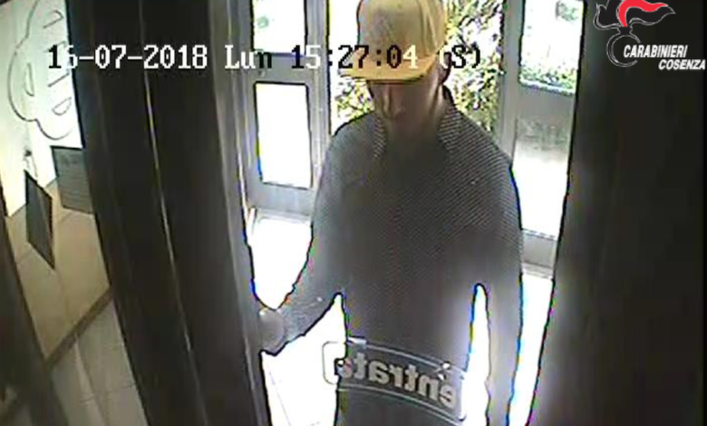 Il dna incastra il rapinatore della Bcc di Corigliano Rossano