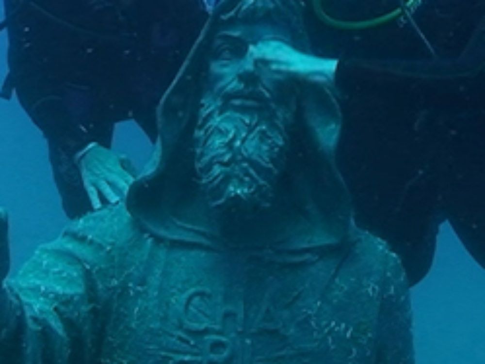 Statua di San Francesco scomparsa in mare, avvistato un peschereccio