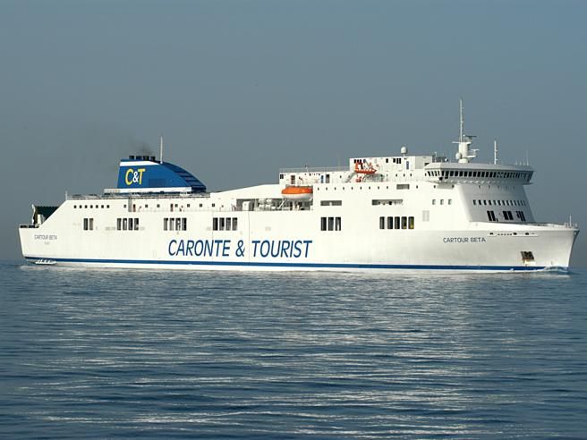 Colpito dalla cima di un nave, muore dipendente della Caronte Tourist