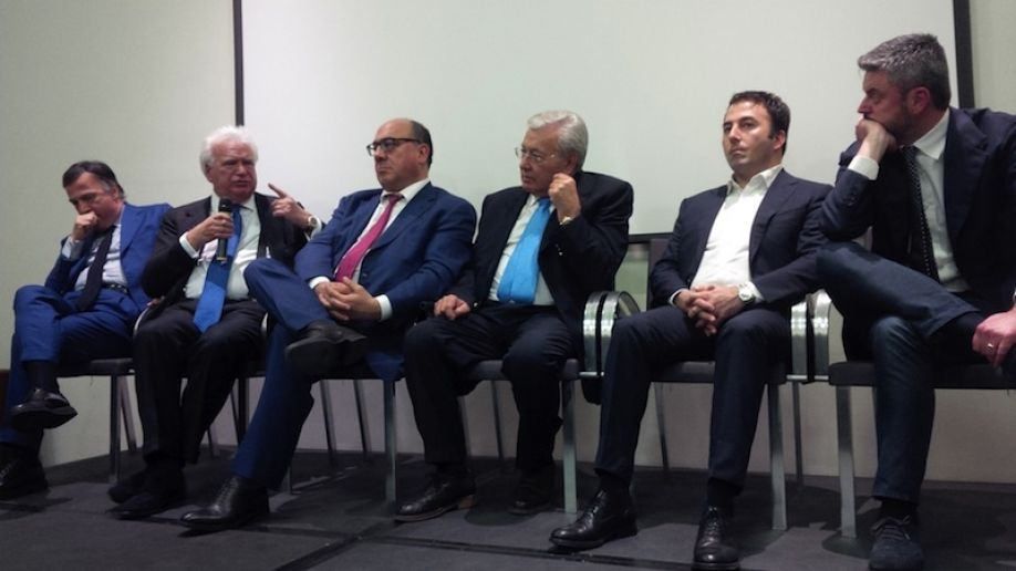 «Le foto con Verdini ci fanno perdere voti»