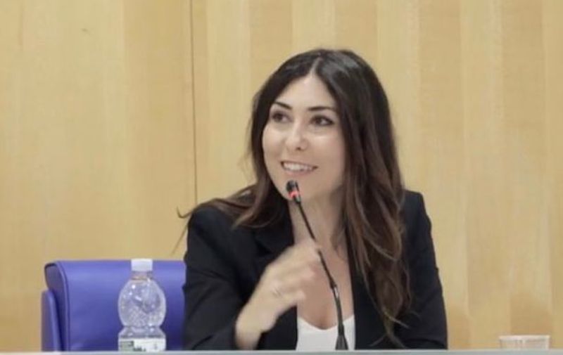 La mamma della piccola Sofia ringrazia i giornalisti e le Tv ma adesso sceglie e chiede il silenzio