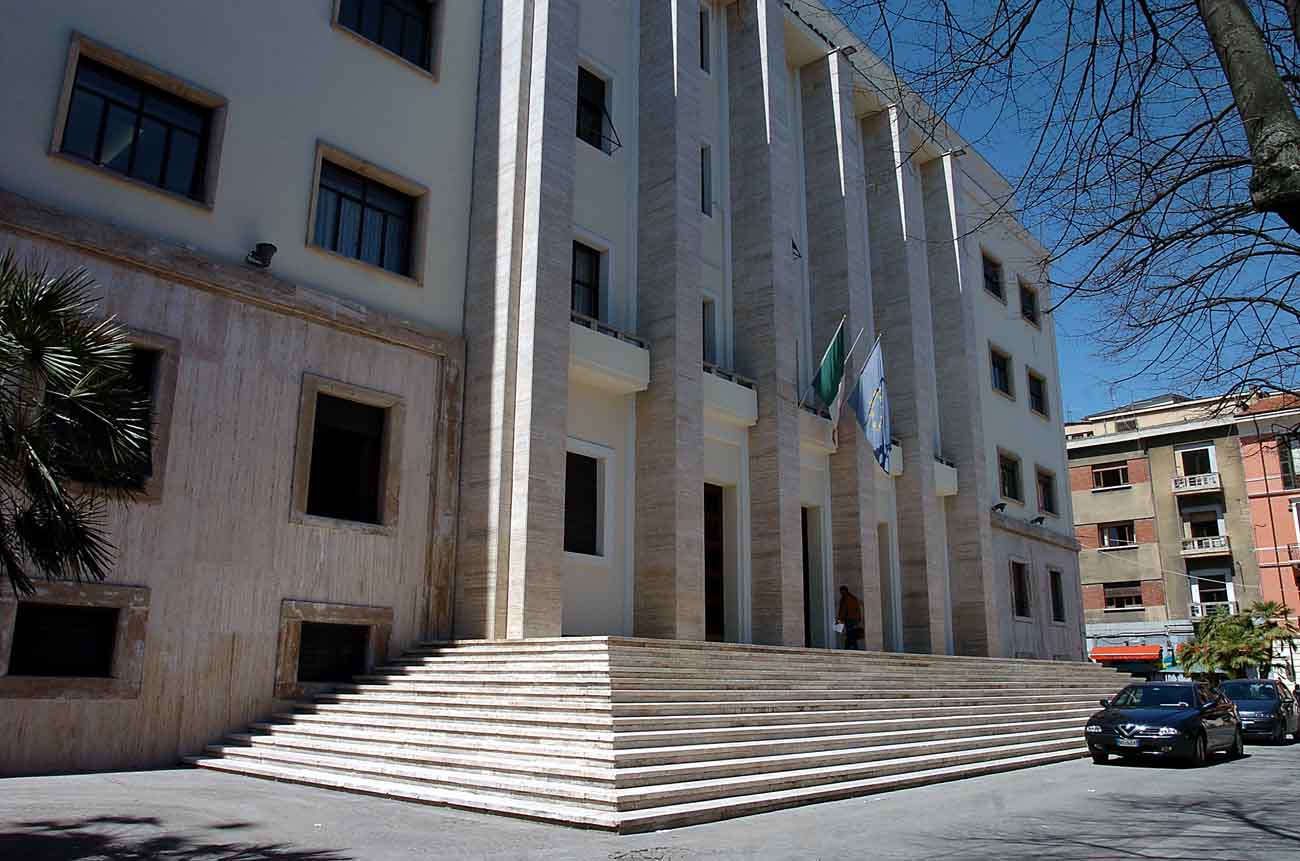 Cosenza, violenza nelle scuole. Si riunisce il Comitato per l’ordine e la sicurezza pubblica