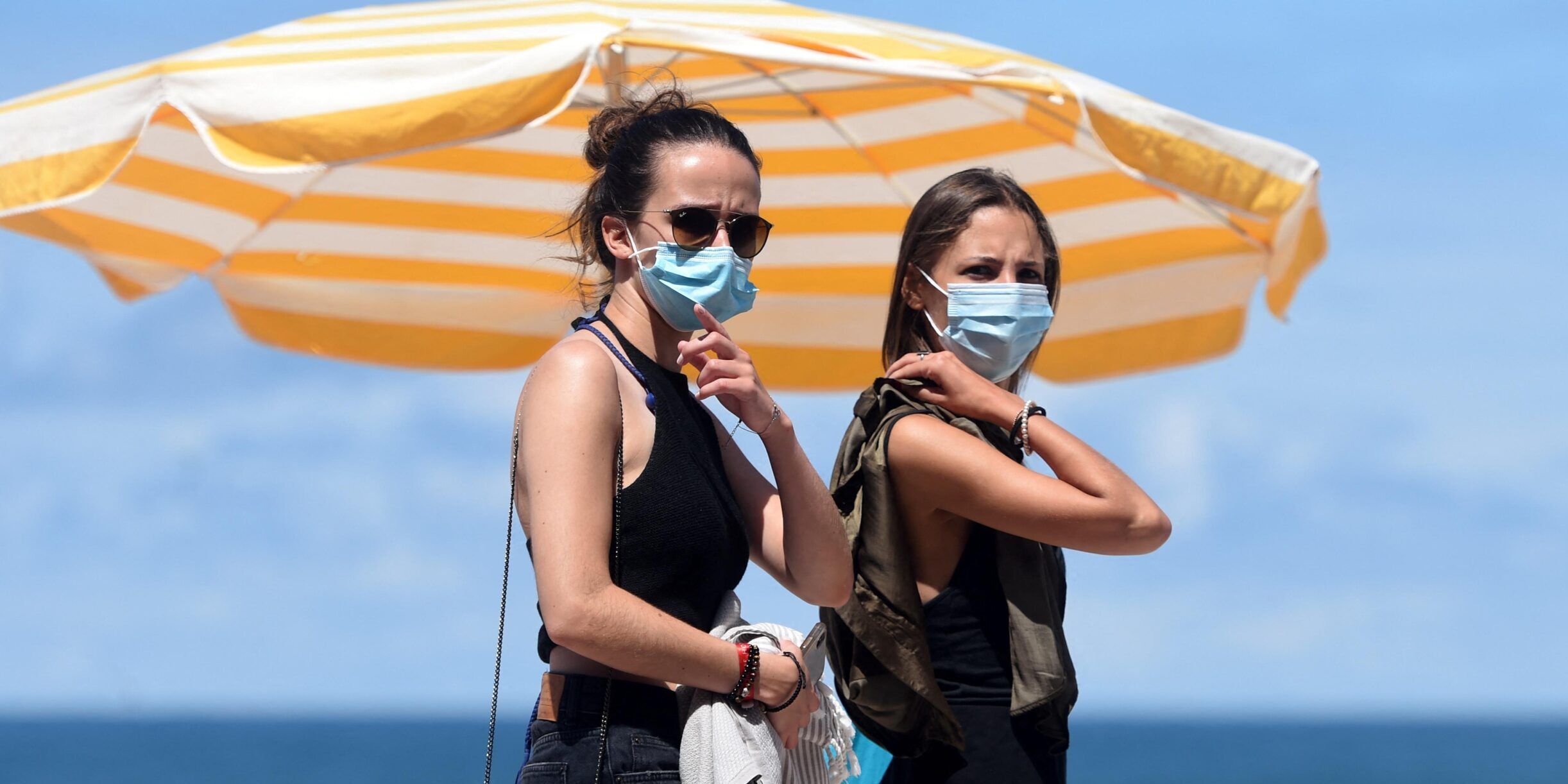 Italia alla prova della normalità. Dal 28 via le mascherine all’aperto