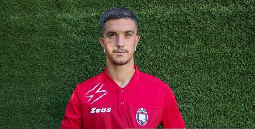 Crotone, dal Pescara arriva l’esterno offensivo Kolaj. Crialese passa al club abruzzese