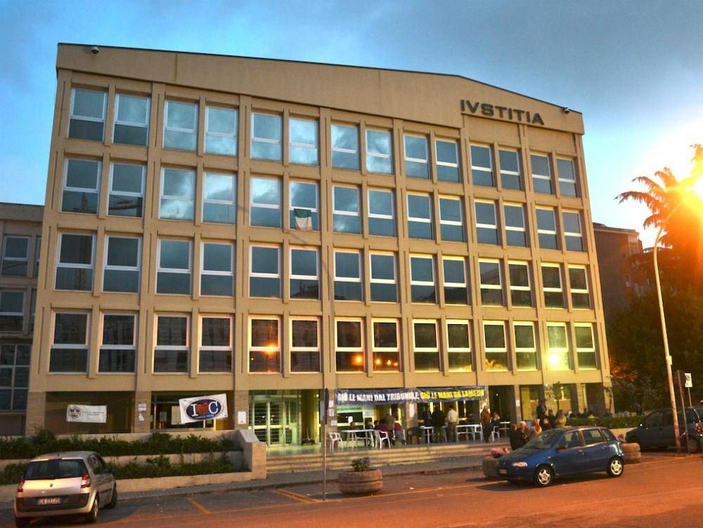 Condanna a tre anni per un funzionario del commissariato di Lamezia