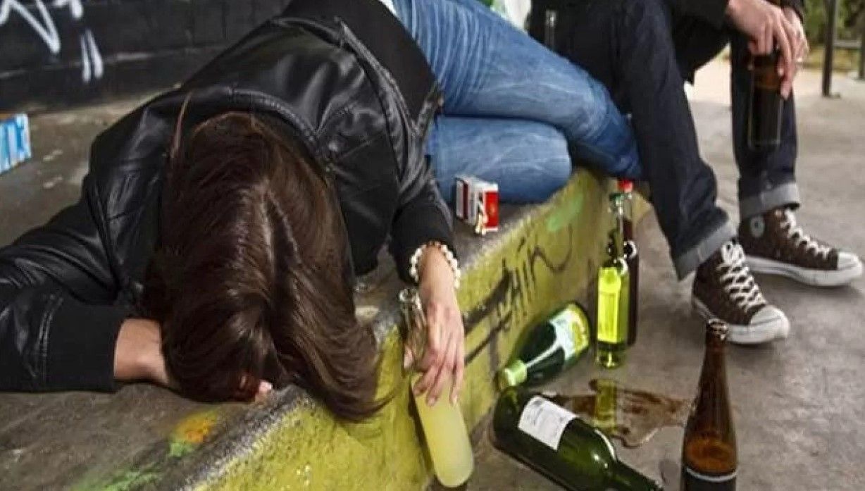 «Giovanissimi a dormire sul lungomare di Reggio “poco lucidi”». La denuncia di Sergi