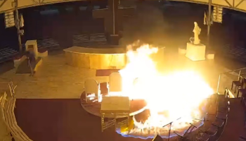 Medjugorje, altare in fiamme e sfregiate le statue della Madonna