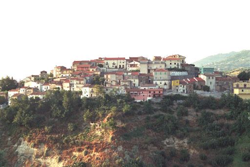 Raccolta differenziata, numeri record a Castiglione Cosentino. Ma i rifiuti delle RSA pesano