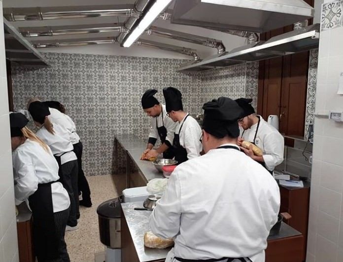 "Uno chef per Elena e Pietro", riapre il bando per il corso di cucina