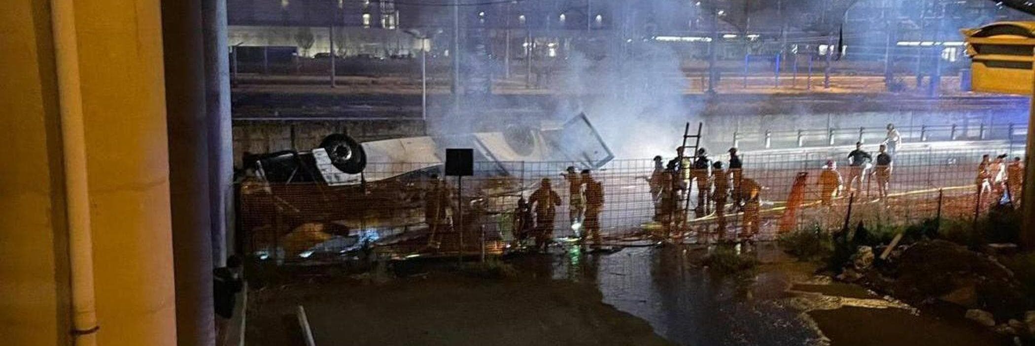 Apocalisse a Mestre, bus precipita da un cavalcavia: oltre 20 morti