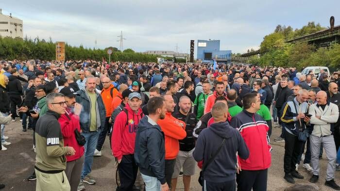 Ex Ilva: sit-in e blocchi a Taranto, corteo a Genova