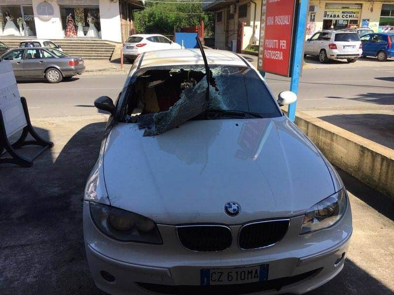 Taurianova, in fiamme l'auto del capogruppo pd