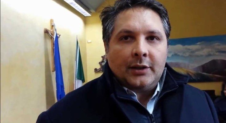 Pd, Aiello presenta la candidatura con Oliverio