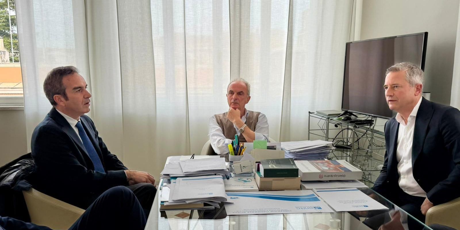 Occhiuto incontra l’ad di Ita: possibile una nuova scuola piloti a Crotone – VIDEO