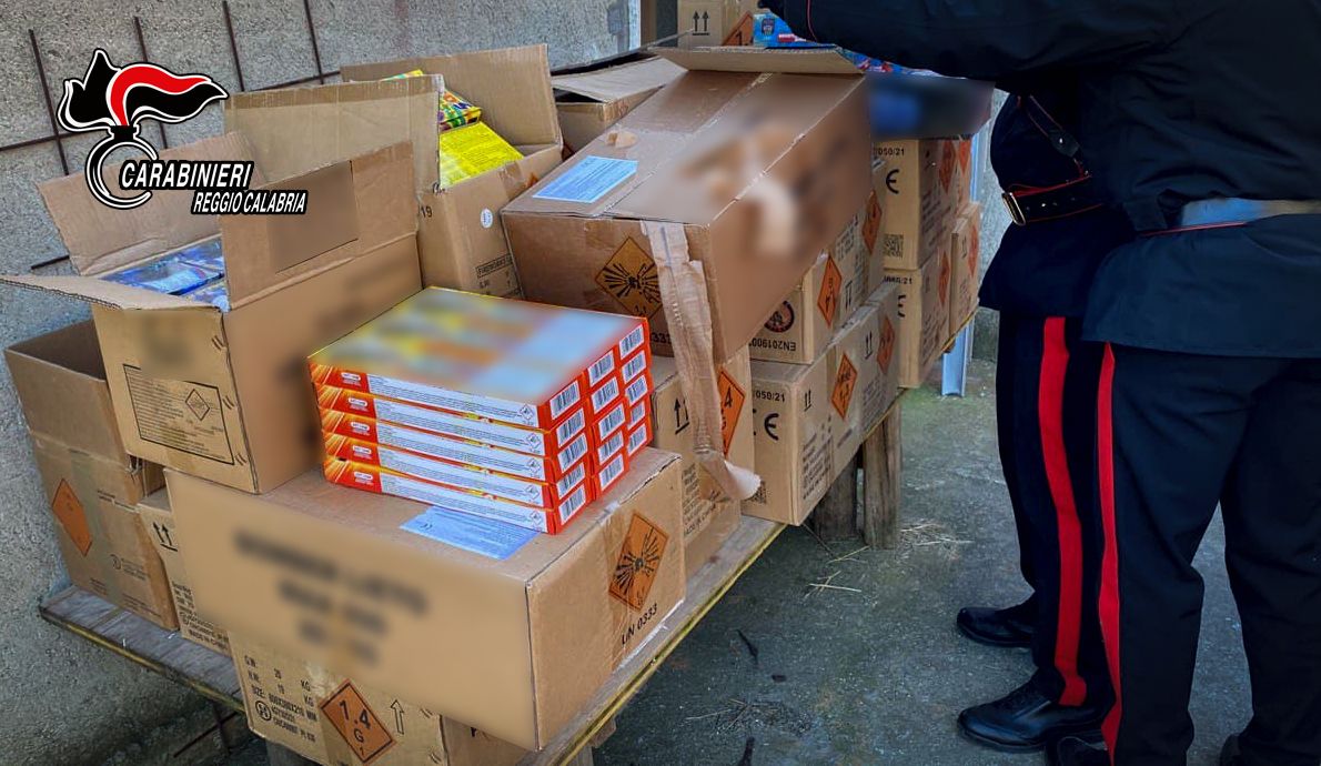 Sequestrati 120 kg di botti illegali nella Locride: denunciato un 31enne