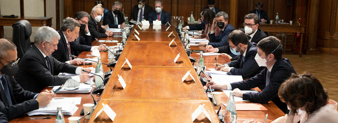 Def, c’è il via libera del governo. Draghi: «Aiuteremo famiglie e imprese»