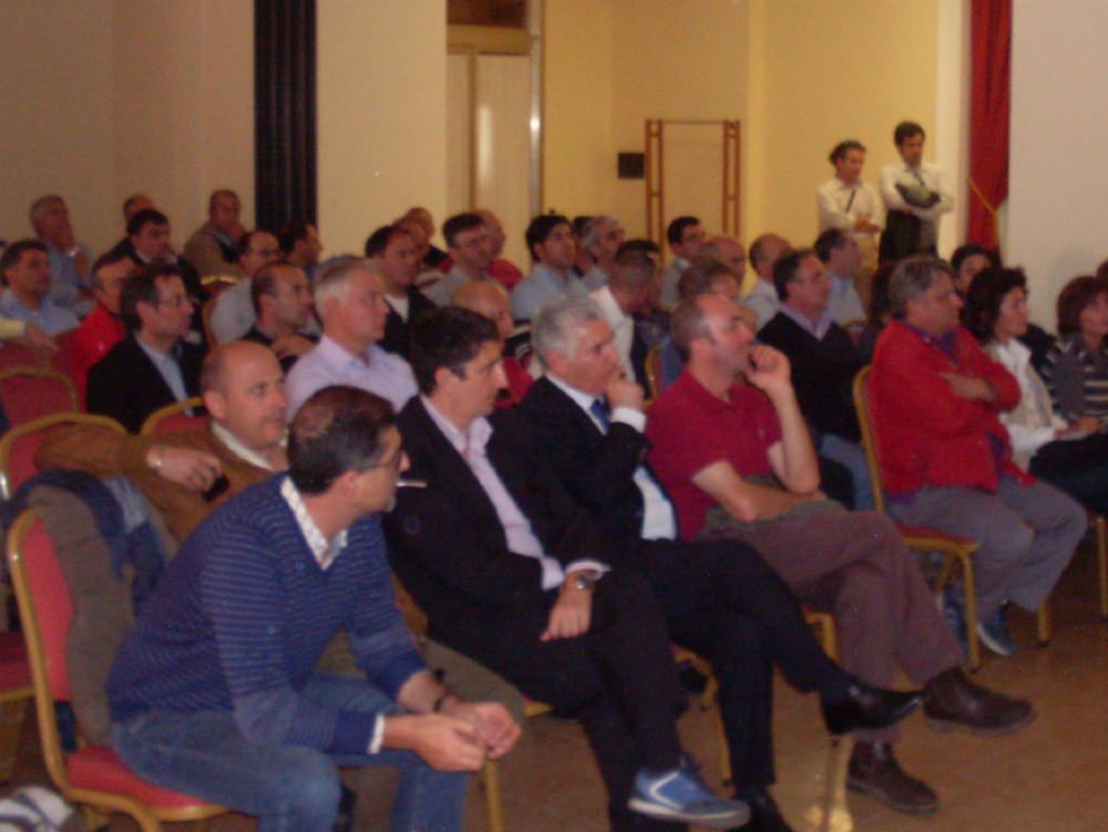 Arssa, Magno (Pdl) parla e se ne va: l`assemblea lo contesta