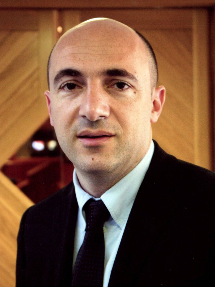 L`ultimatum dei renziani: «D`Attorre lasci o niente congressi»