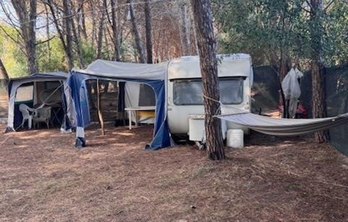 Crotone, scoperto un campeggio abusivo in un’area sottoposta a vincolo paesaggistico – FOTO