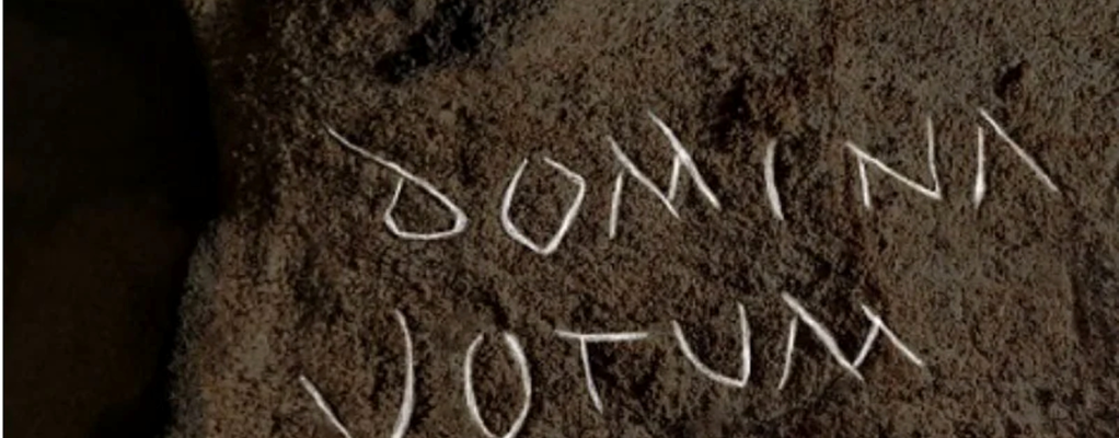 Una dea sconosciuta e 120 iscrizioni romane: il mistero della grotta-santuario