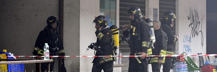 Incendio in una palazzina a Roma,  c’è un morto