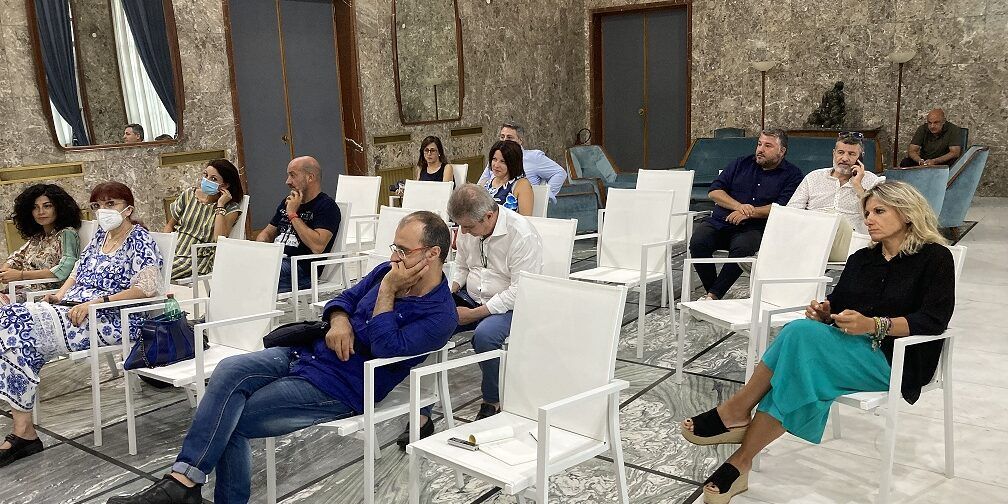 Cosenza, riunione di maggioranza sul nuovo piano di assunzioni del Comune