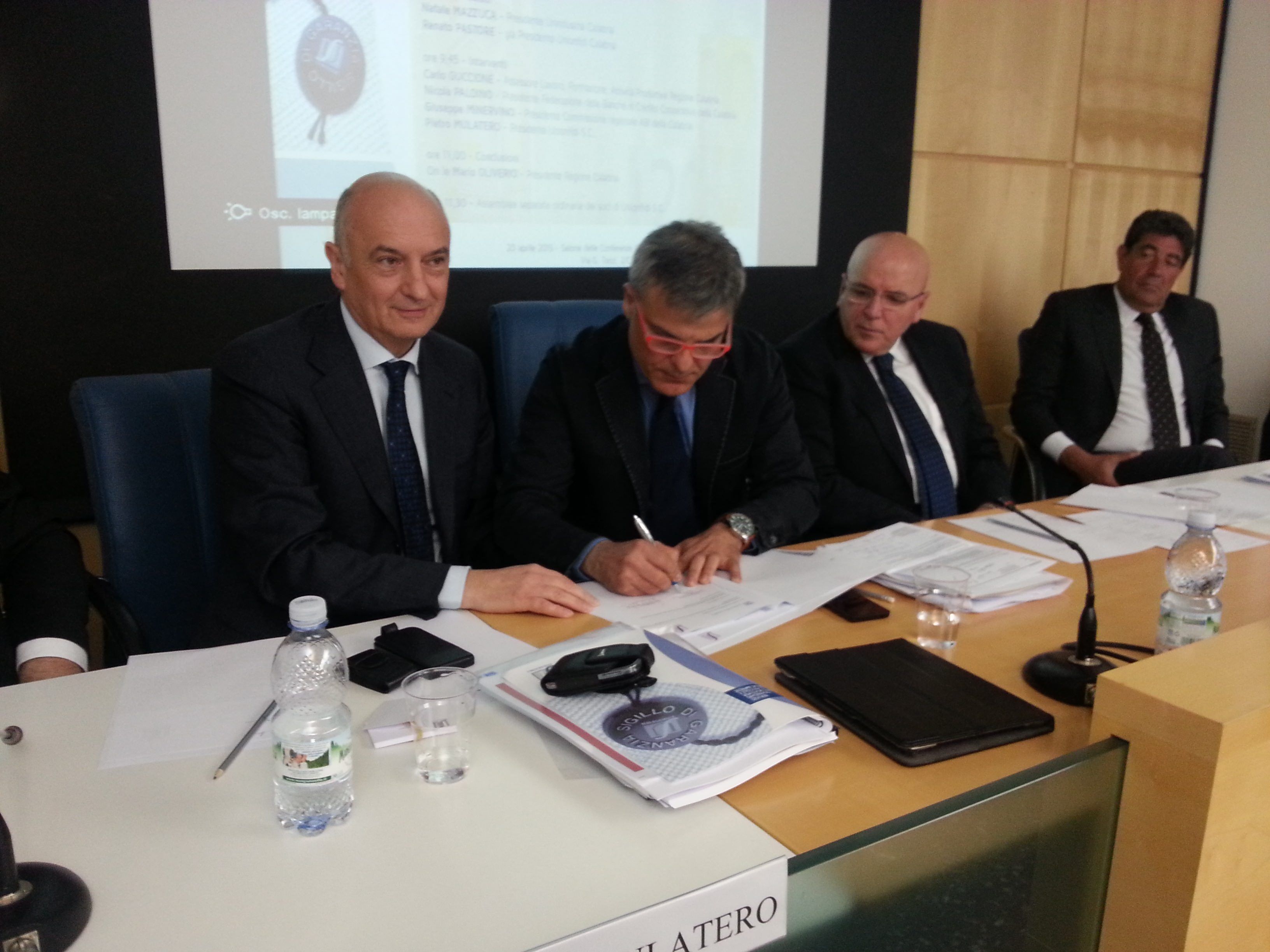 Firmata la fusione tra Unionfidi Calabria e Piemonte