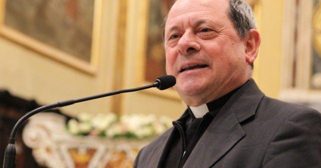 Monsignor Oliva nell'Ufficio di presidenza di Libera