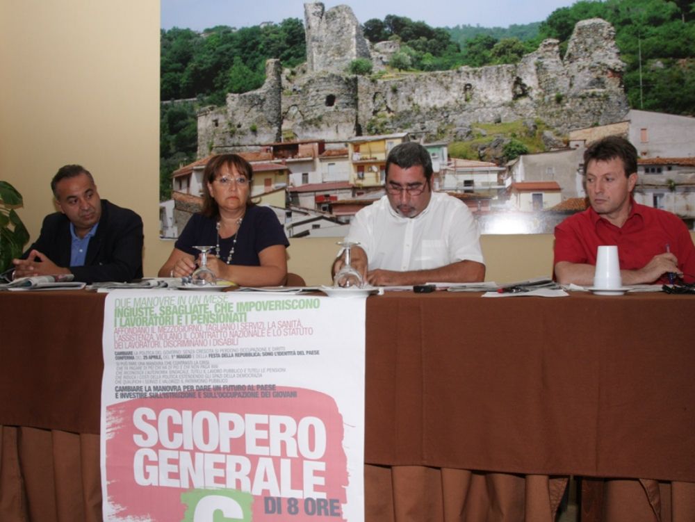 Sciopero generale, cinque manifestazioni in Calabria