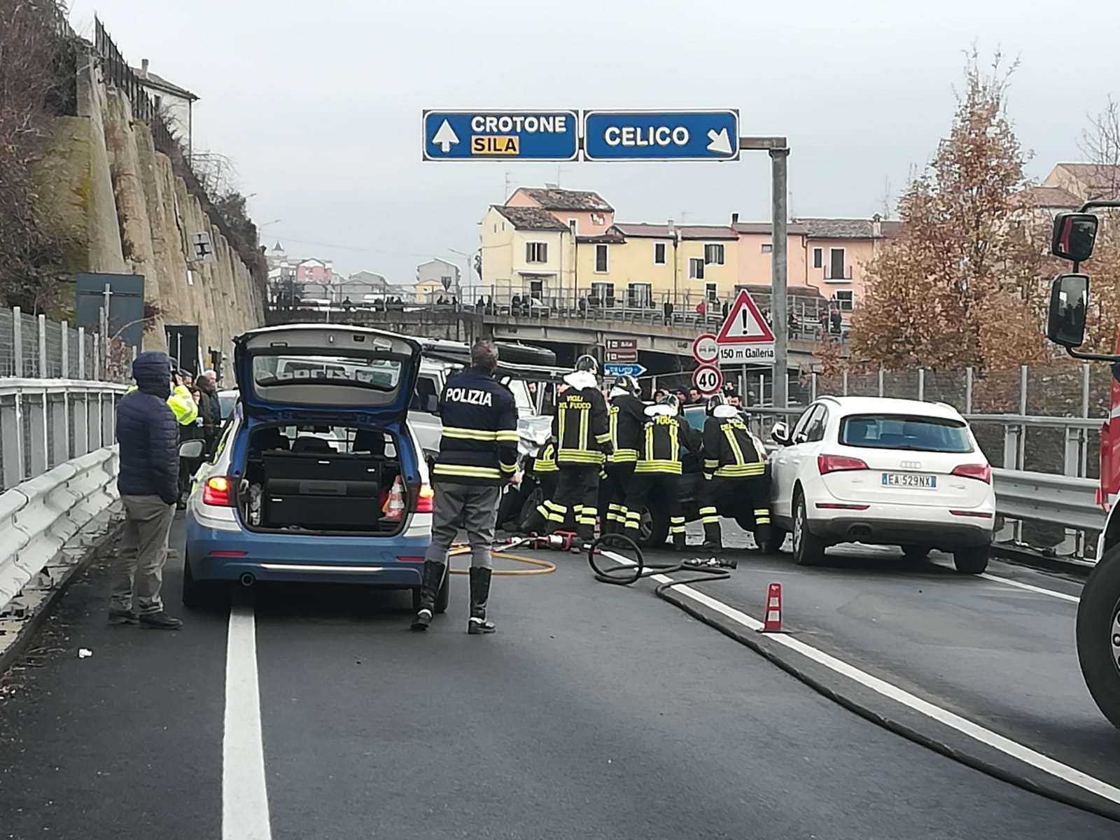 Incidente mortale sulla 107 a Celico, una vittima – VIDEO