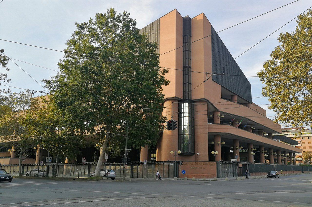 ‘Ndrangheta a Chivasso e Brandizzo: il traffico di armi e le “pressioni” per un terreno. «Questo va solo ammazzato»