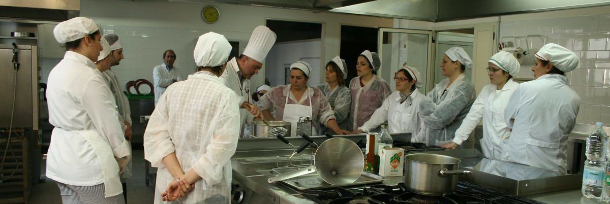 La crisi colpisce anche le scuole, gli Alberghieri restano senza alimenti