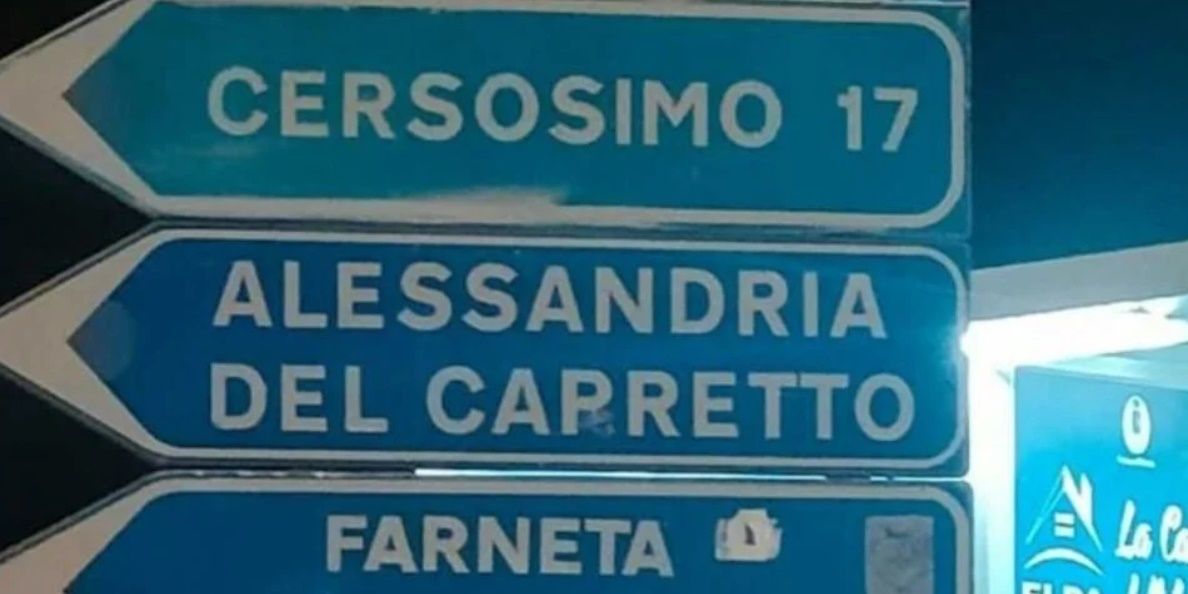“Alessandria del Capretto”, cartello stradale modificato ora da sostituire