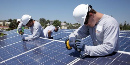 Imprenditore dell'energia green: «Domani assumerò ingegnere ucraino»