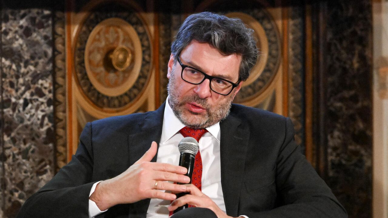 Ponte sullo Stretto, Giorgetti: «Non è scandaloso il contributo offerto da Calabria e Sicilia»