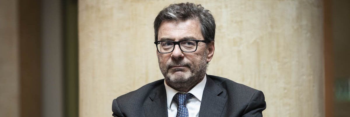 Dazi, Giorgetti: valutare la sospensione del Patto Ue