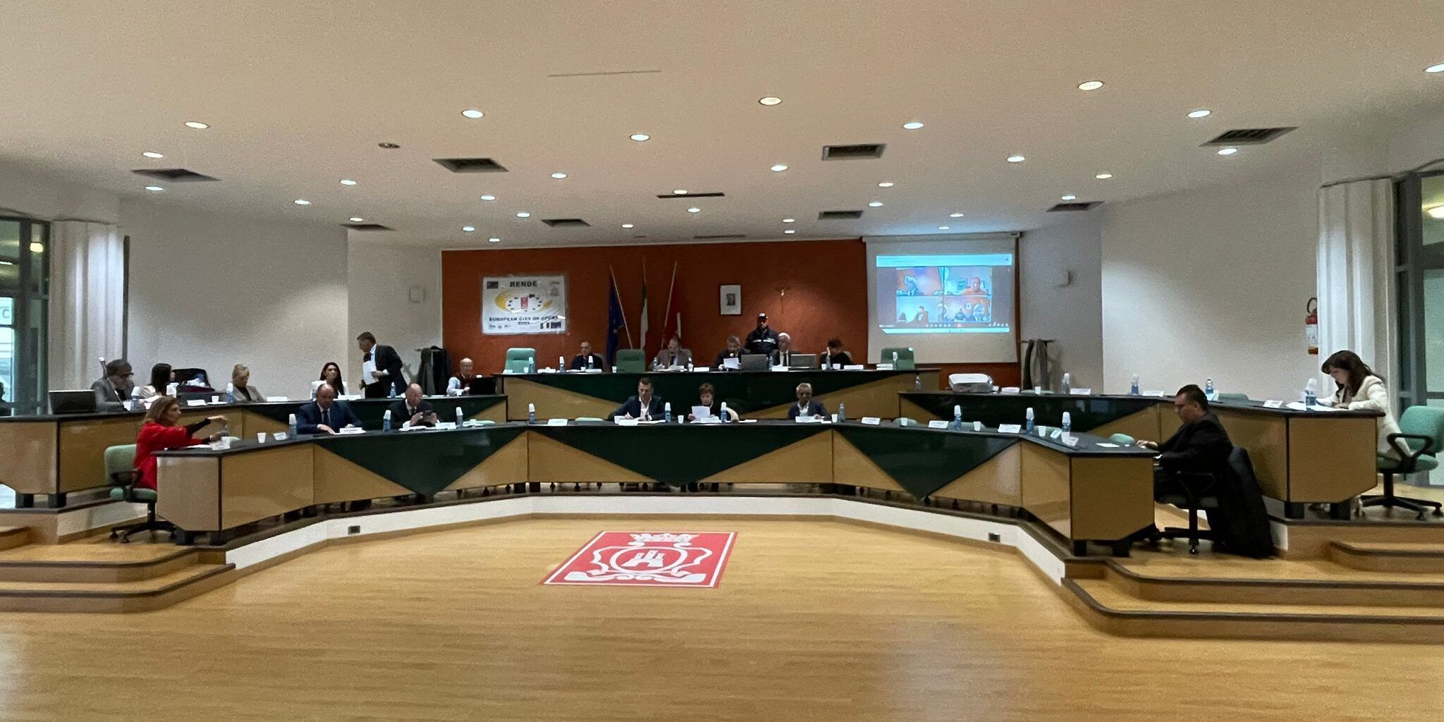 Città unica, Rende e Cosenza frenano: «Si blocchi la proposta di legge»